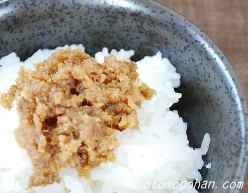 ご飯にかけるからあげ