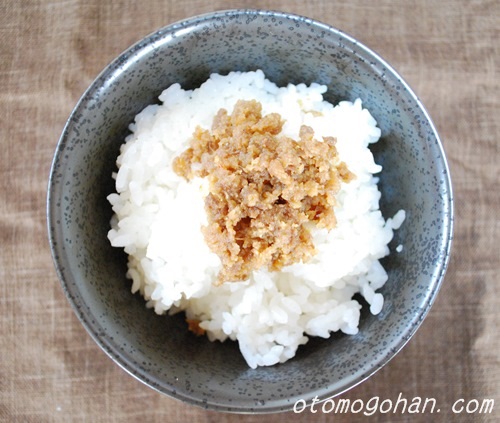 ご飯にかけるからあげ